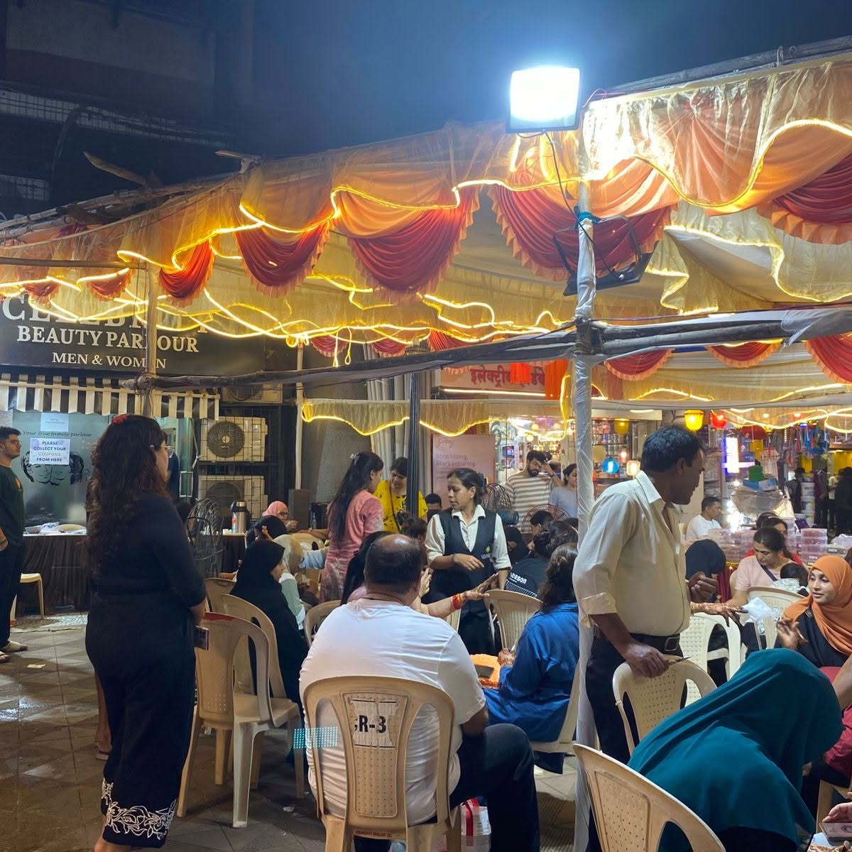 Crowd at the Mehandi Mela outside Celebrity Beauty Parlour